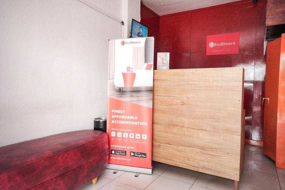 RedDoorz near Palembang Square Mall 2 Esterno foto